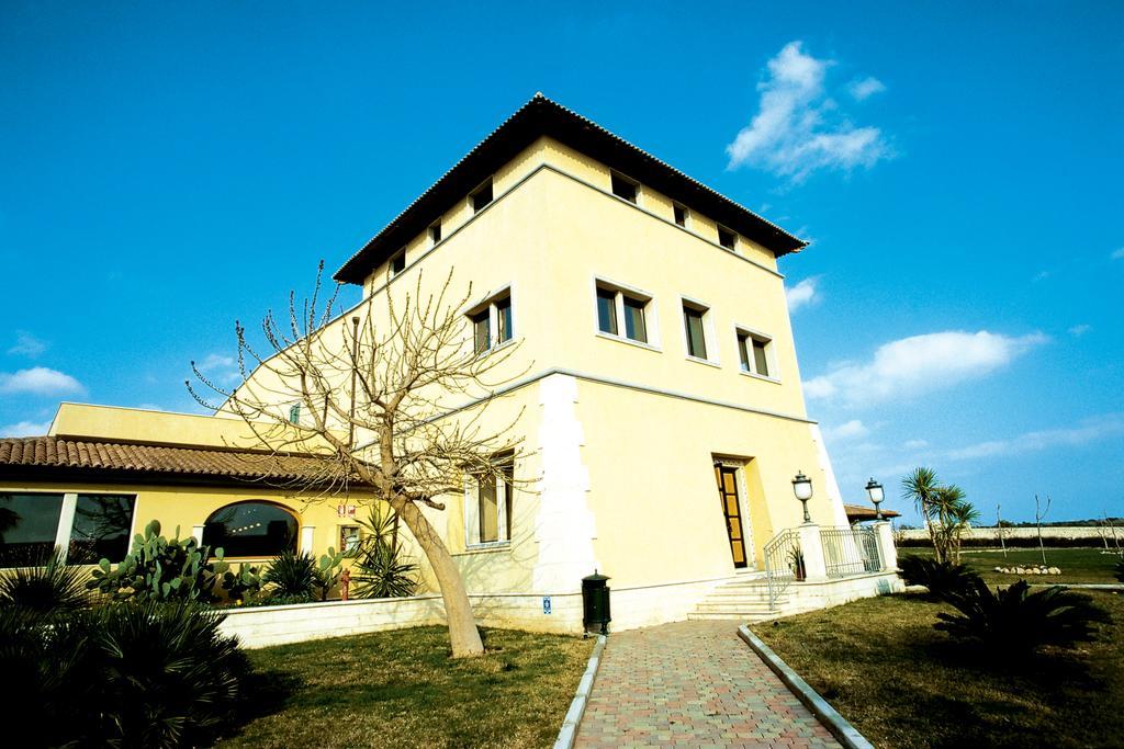 מלון סמפיירי Igv Club Baia Samuele מראה חיצוני תמונה