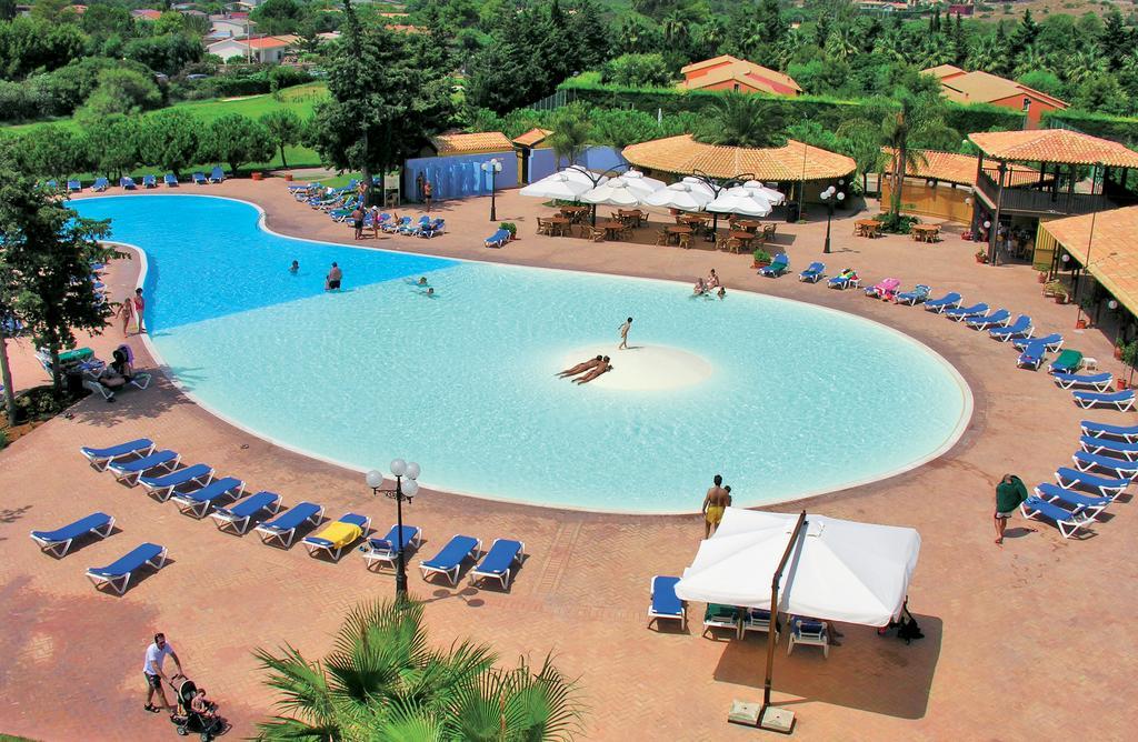 מלון סמפיירי Igv Club Baia Samuele מראה חיצוני תמונה