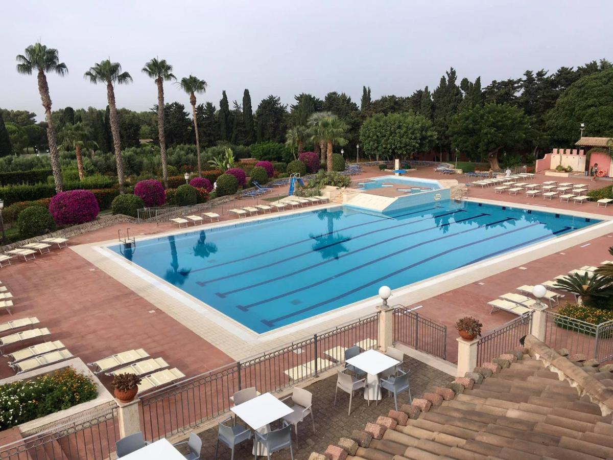 מלון סמפיירי Igv Club Baia Samuele מראה חיצוני תמונה